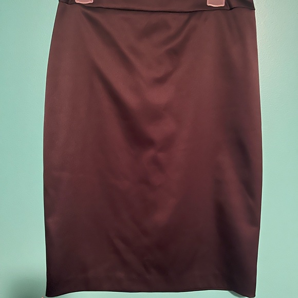 🛑Black Fitted Pencil Skirt🛑 - Picture 2 of 7